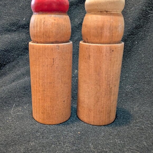 Wooden novelty salt and pepper shakers titled 'Salty and Peppy' - Picture 3 of 3